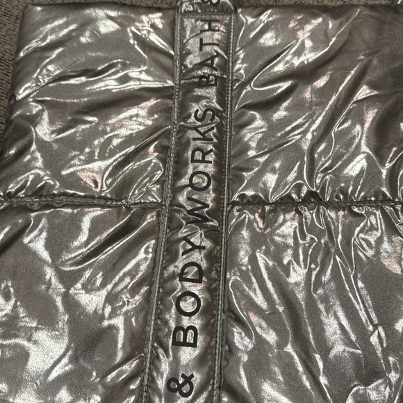 Bath & Body Works Silver Tote Bag new with tag - Picture 2 of 6